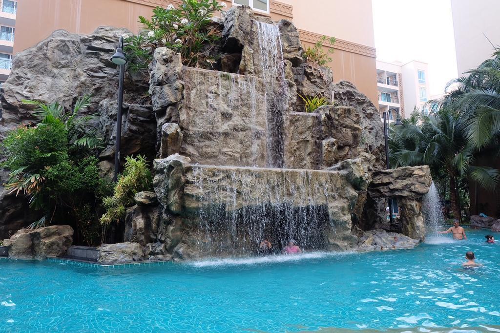 Atlantis Condo Resort Jomtian Pattaya Bãi biển Jomtien Ngoại thất bức ảnh